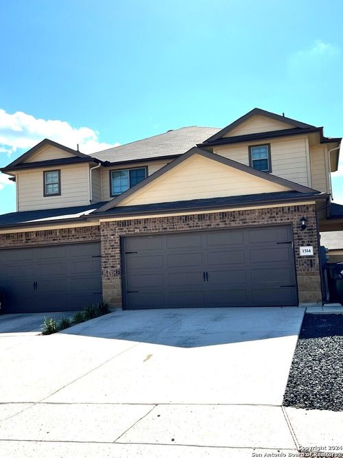 1514 Lucille St, Seguin, TX, 78155-2153 | Card Image