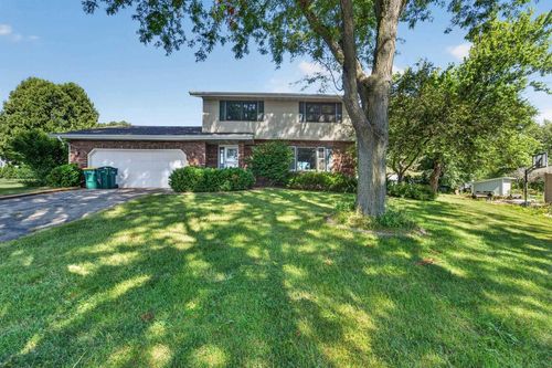 4552 Falcon Ct, Cottage Grove, WI, 53527-9711 | Card Image