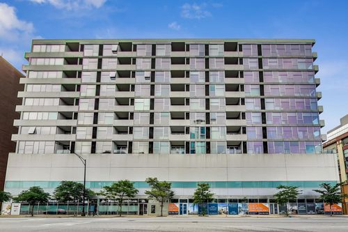 p-31-630 N Franklin St, CHICAGO, IL, 60654-8327 | Card Image