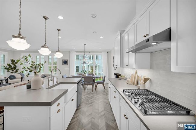 11 Aspen Dr, Townhouse with 3 bedrooms, 4 bathrooms and null parking in Cedar Grove NJ | Image 16