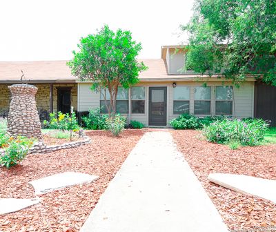 275 Fort Clark Rd, Townhouse with 2 bedrooms, 2 bathrooms and null parking in Brackettville TX | Image 3