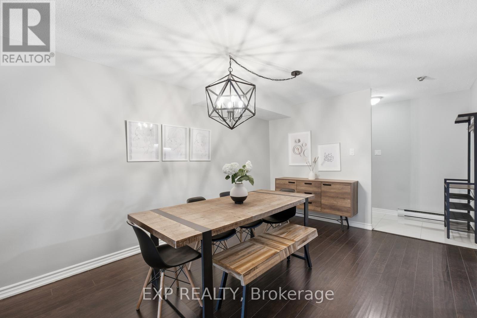 Residential in Toronto (Islington-City Centre West) 4
