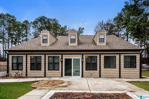 2812 Lambert Cir, Moody, AL, 35004-3105 | Card Image