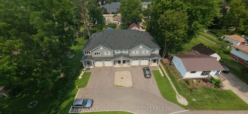75 Doune St, Strathroy, ON, N7G1M1 | Card Image
