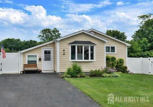 100 Pinetree Dr, Parlin, NJ, 08859-1153 | Card Image