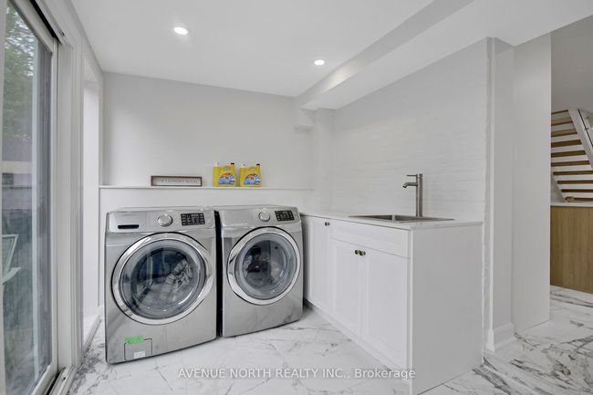 48 Brighton Ave, House attached with 5 bedrooms, 4 bathrooms and 2 parking in Ottawa ON | Image 21
