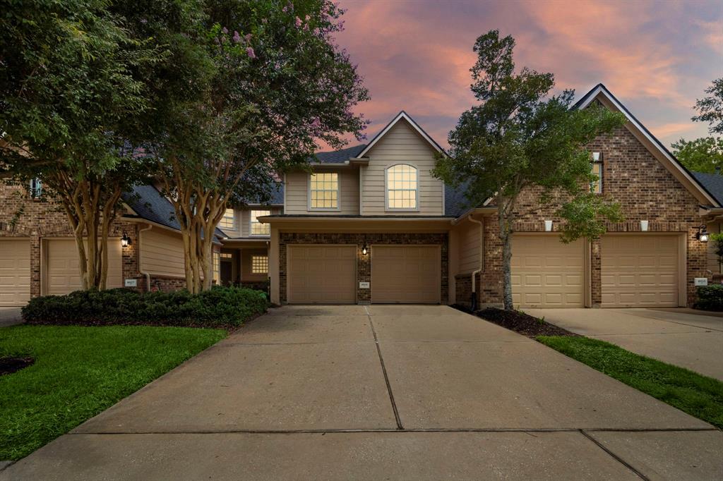 Summer Ash Ln, Sugar Land, TX 77479