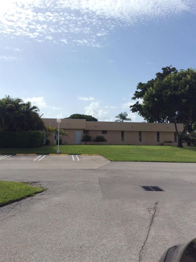 APT-2K - 470 Executive Center Dr, Condo with 1 bedrooms, 1 bathrooms and null parking in West Palm Beach FL | Image 15