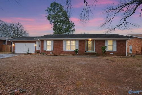 1709 Betty St Sw, Decatur, AL, 35601-4633 | Card Image