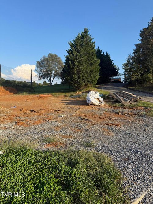 230 Monroe Dr, Bristol, TN, 37620 | Card Image