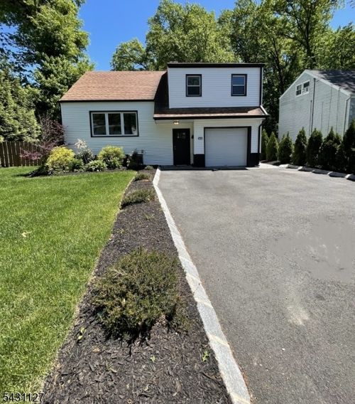 544 Mountain Ave, North Plainfield, NJ, 07062-2417 | Card Image