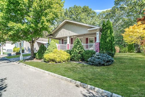 516-1661 Old Country Rd, Riverhead, NY, 11901-4451 | Card Image