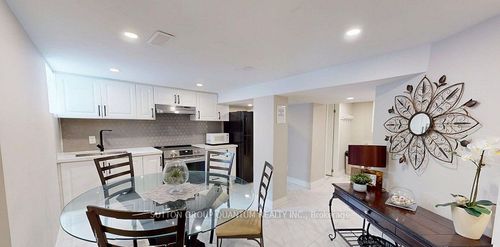 507 Upper James St, Hamilton, ON, L9C2X9 | Card Image