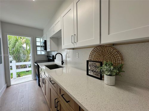 213a-1471 Ne 170th St, North Miami Beach, FL, 33162-2889 | Card Image
