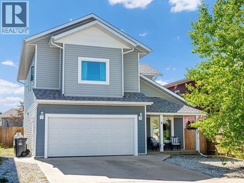 8 Bellingham Crt, Whitehorse, YT, Y1A0N2 | Card Image