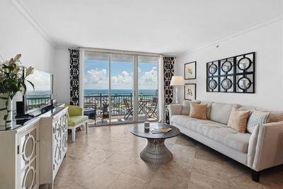 2403 - 90 Alton Rd, Condo with 2 bedrooms, 2 bathrooms and null parking in Miami Beach FL | Image 2