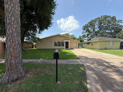 3616 Longwood Dr, Pasadena, TX, 77503-2221 | Card Image