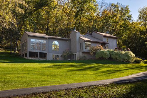 7030 Birchwood Dr, La Crescent, MN, 55947-8790 | Card Image