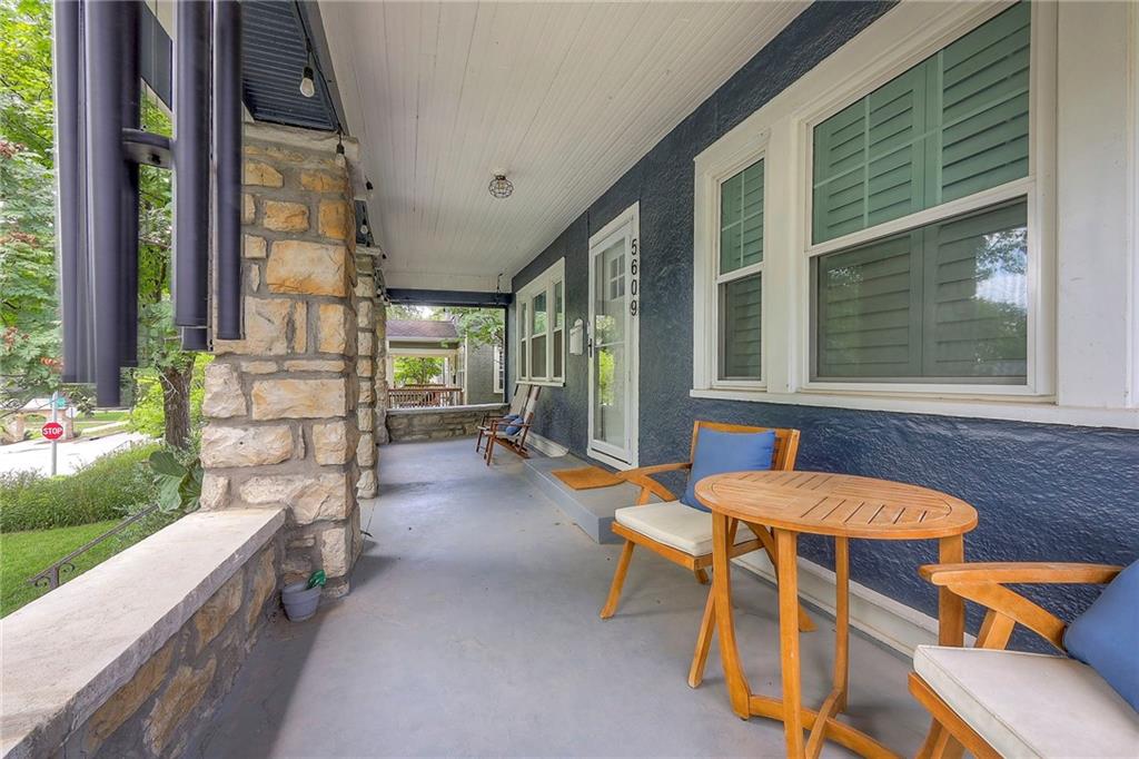 Locust St, Kansas City, MO 64110