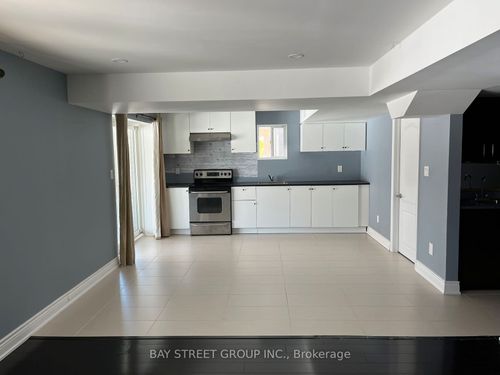 8 Dovetail Dr, Richmond Hill, ON, L4E5B1 | Card Image