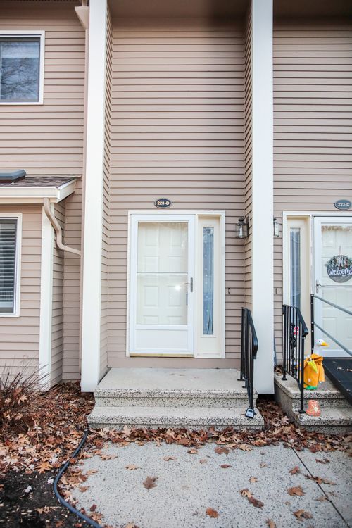 apt-d-223 Twin Lakes Rd, North Branford, CT, 06471-1278 | Card Image