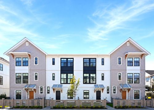 39-7918 204b St, Langley, BC, V2Y4M2 | Card Image