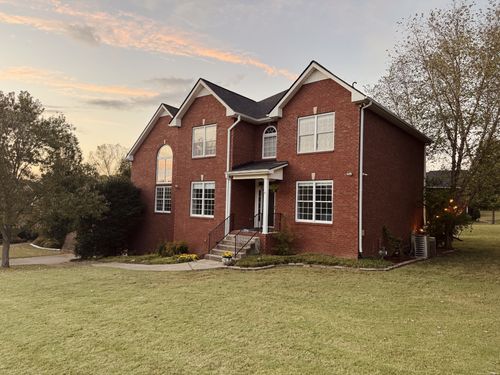 135 N Wynridge Way, Goodlettsville, TN, 37072-8842 | Card Image