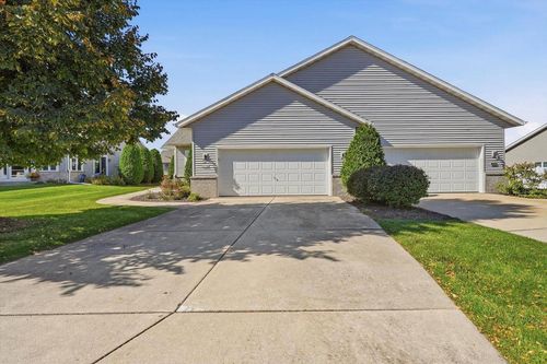 N7789 Maple Ridge Road, Ixonia, WI, 53066 | Card Image