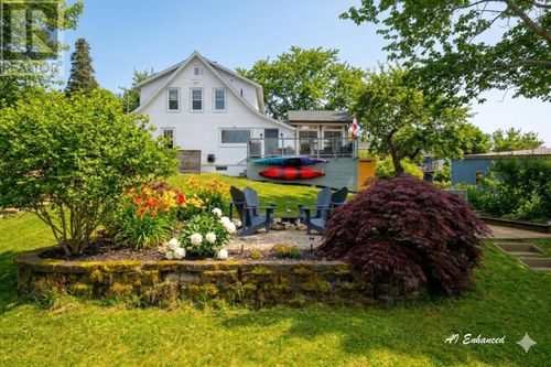 103 Granite Street, Chester, NS, B0J1J0 | Card Image