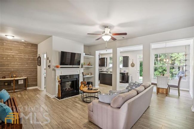 3410 Brockenhurst Dr, Townhouse with 3 bedrooms, 3 bathrooms and 2 parking in Buford GA | Image 6
