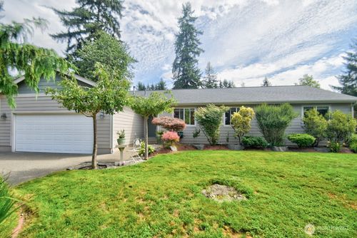 610 Cougar St Se, Lacey, WA, 98503-6754 | Card Image