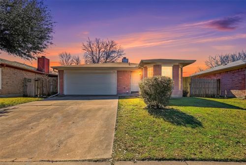 308 Moss Hill Dr, Arlington, TX, 76018-4020 | Card Image