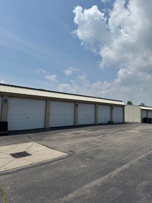 29847 Cathy Ln, Chesterfield, MI, 48047-5734 | Card Image