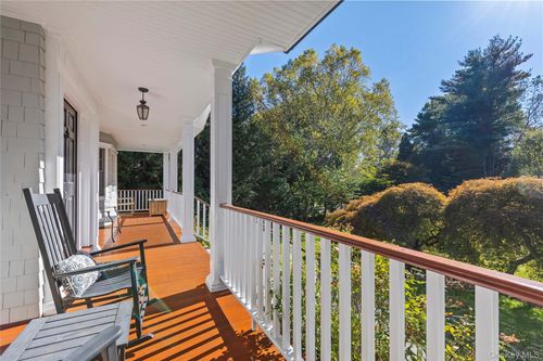 69 Brevoort Ln, Rye, NY, 10580-1009 | Card Image