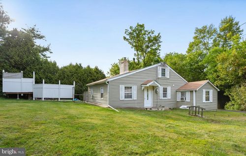 2046 Elm Ave, Jamison, PA, 18929-1000 | Card Image
