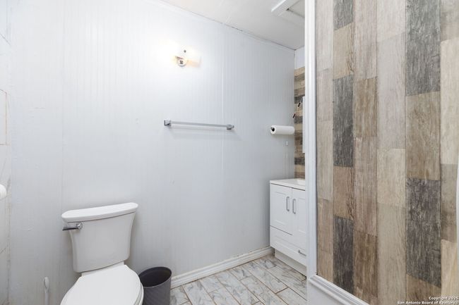 13934 N Interstate 35, House other with 3 bedrooms, 1 bathrooms and null parking in Moore TX | Image 15