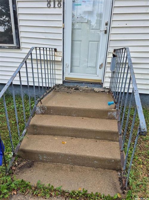 818 Av K N, Saskatoon, SK, S7L2N1 | Card Image