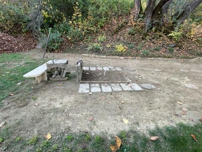 Horseshoe Pit | Image 39