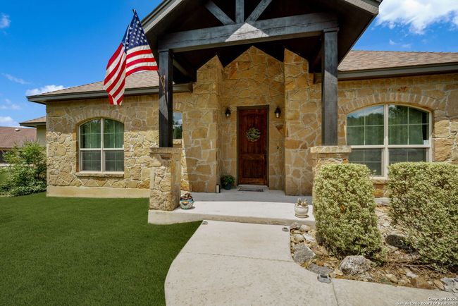 378 Lantana Xing, House other with 4 bedrooms, 3 bathrooms and null parking in Spring Branch TX | Image 6