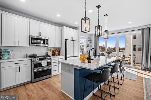 4137 Foxhaven Dr, BEALETON, VA, 22712 | Card Image