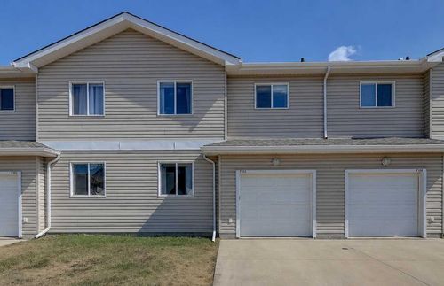 f103-8640 103 Ave, Grande Prairie, AB, T8X0C3 | Card Image