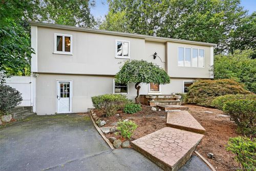 731 Manette Ln, Valley Cottage, NY, 10989-1827 | Card Image