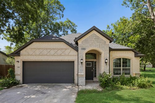 4030 Gilmore St, Fort Worth, TX, 76111-7013 | Card Image