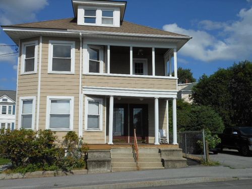 677 Belmont St, Manchester, NH, 03104-4428 | Card Image