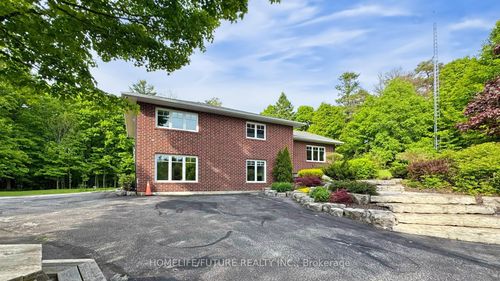 5556 Vivian Rd, Stouffville, ON, L4A3G9 | Card Image