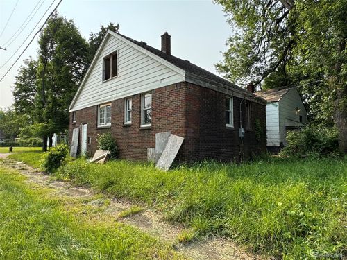 15379 Dolphin St, Detroit, MI, 48223-1546 | Card Image