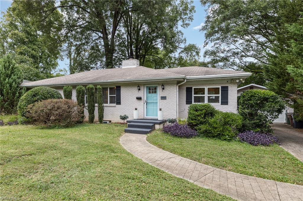 Efland Dr, Greensboro, NC 27408