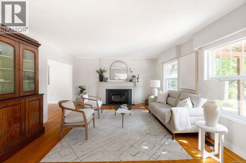 900 Richmond Ave, Victoria, BC, V8S3Z3 | Card Image