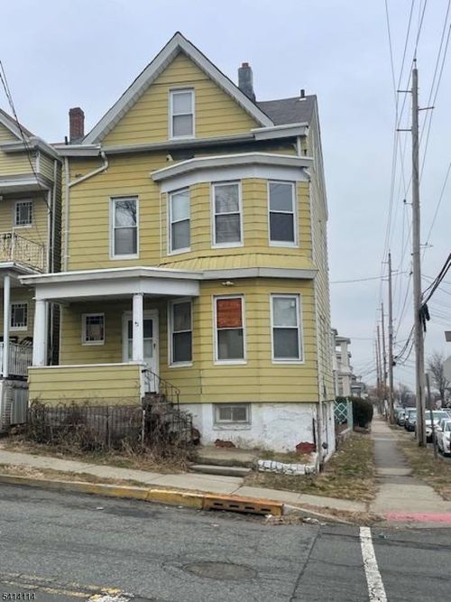 42 Brown Ave, Prospect Park, NJ, 07508-2048 | Card Image