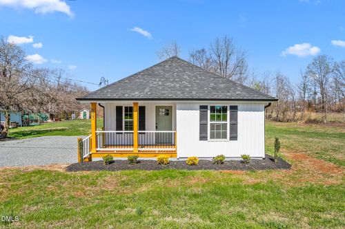 955 Holt St, Mebane, NC, 27302-9145 | Card Image